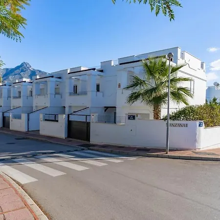 Apartment 1 Bedroom With Large Roof Terrace *