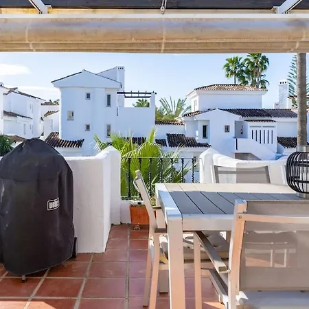Apartment 1 Bedroom With Large Roof Terrace