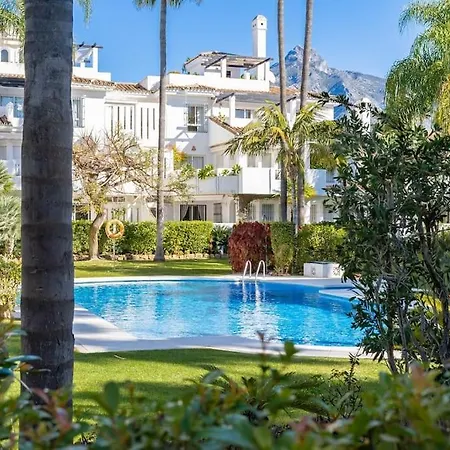 Apartment 1 Bedroom With Large Roof Terrace Marbella